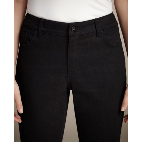 EUC Chicos Platinum Black Denim Straight Slim Leg Short Petite Jeans Pants 0.5 6 - Picture 3 of 16